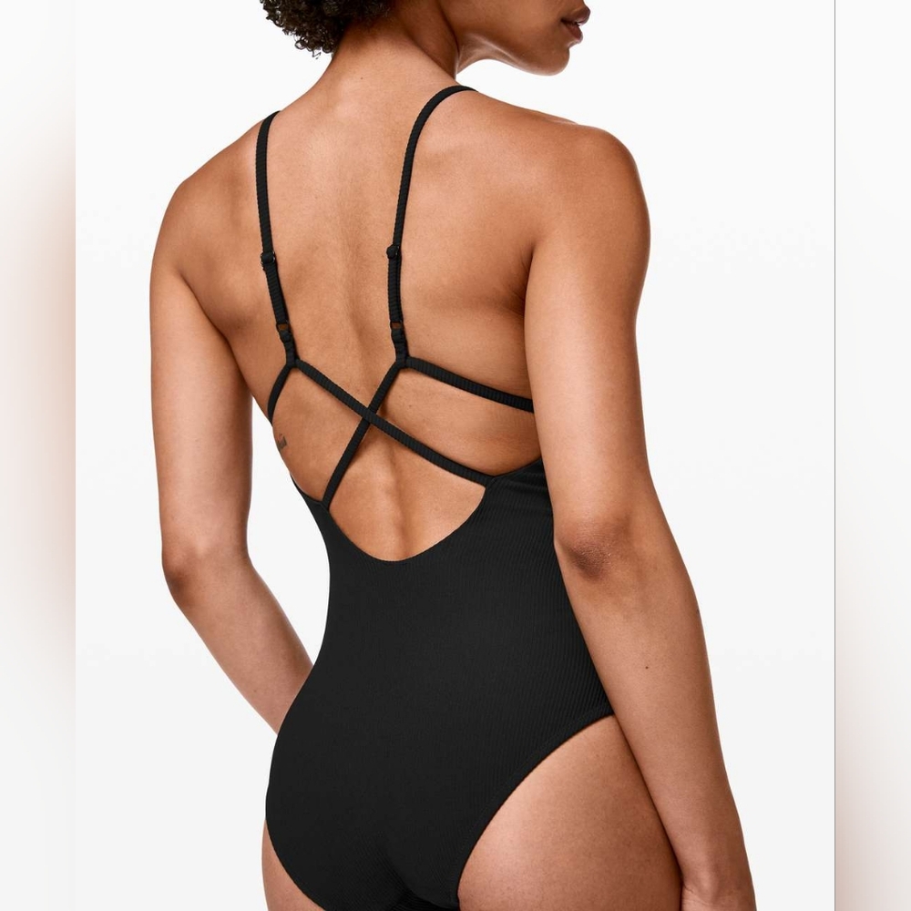 Lululemon Poolside Pause One Piece Swimsuit *Ribbed size 10
